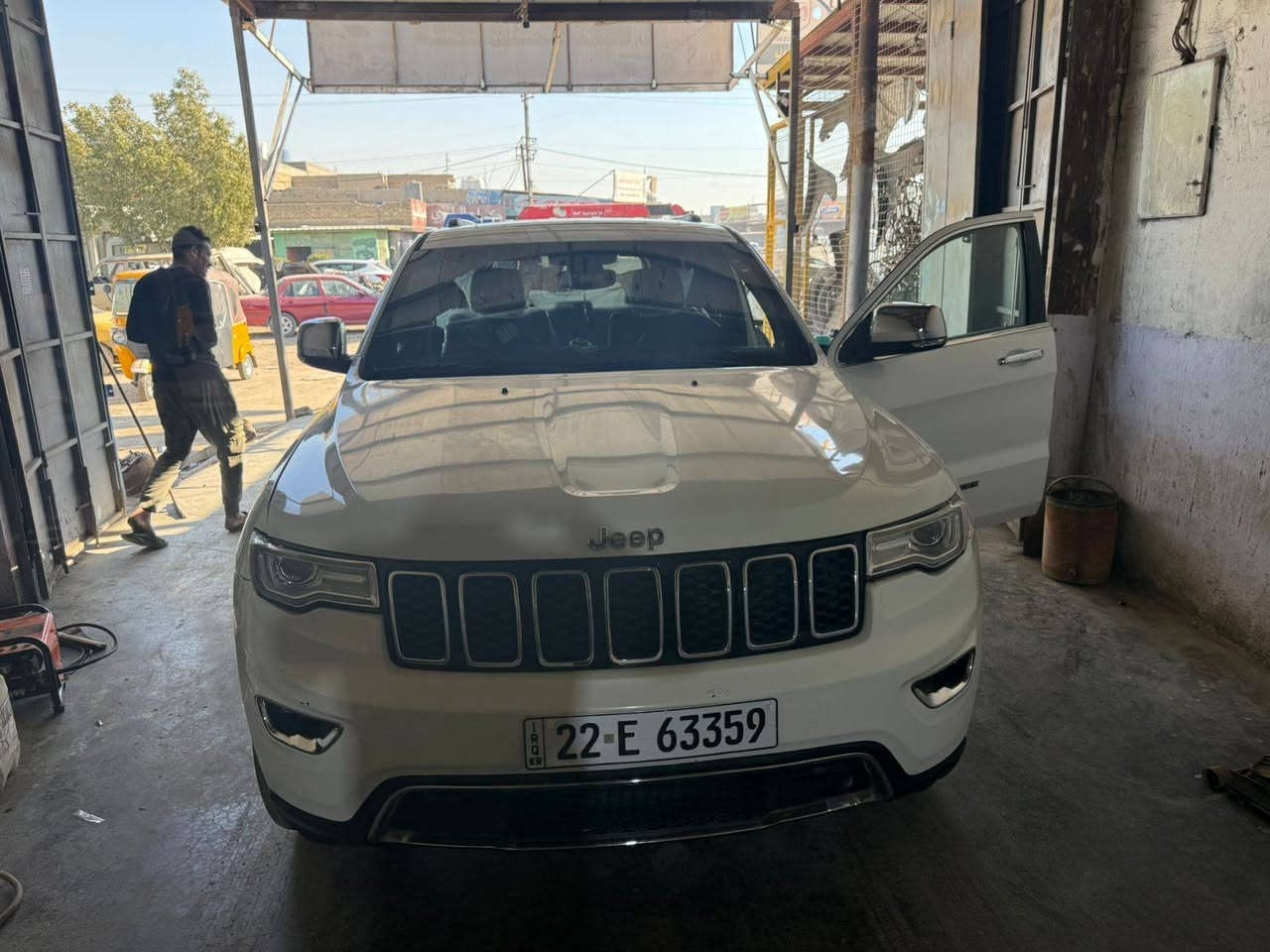 السلام عليكم 
جيب لاريدو موديل 19 فول مواصفات سياره 1/1
صور الحادث سونار موجود بل منشور 
رقم ربيل شكل جديد بسمي سنويا هزه جديد تحويل شوكت ما يعجبك حولك.. 
كير محرك تبريد مكينه مكفولات بلادي 
ماشيه سياره 84 ميل
فول مواصفات سياره 1/1
العنوان بغداد حي النصر نتصل تدلل على 
.***********
