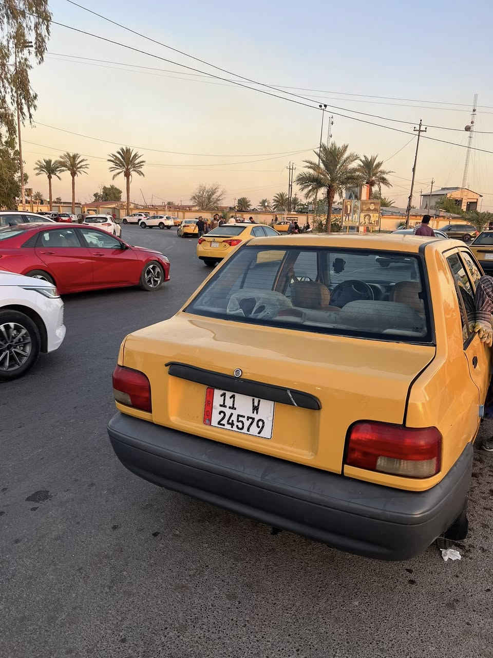 سلام عليكم سايبا 2015
رقم بغداد أنكليزي  بيه صبغ بين الباب والجاملغ وبيه بدايه البنيد طخه خفيفه ومبدل بنيد 
مكاني بلديات 
***********
