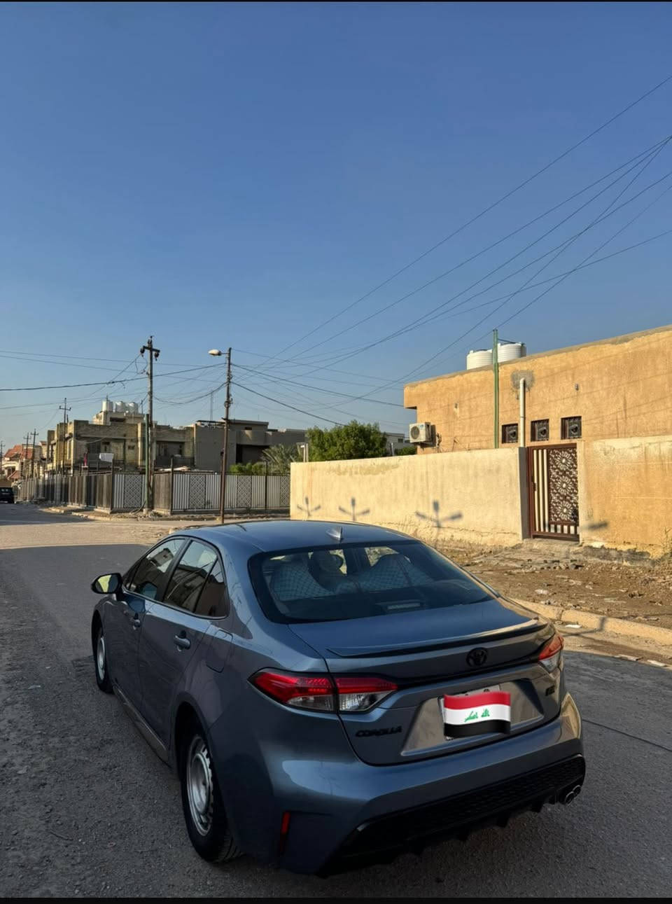 TOYOTA COROLLA SE 2022
اللون بحري 
سعة المحرك 2.0
المسافة المقطوعة 55 ألف 
الإضافات 
بصمة شاشه كبيره 
كامره 
تحكمات سرعة 
ويل 17
فرشة مخمل اسود 
هاند بريك كهربائي 
رادار أمامي وجانبي 
لايت زينون 
فتحة سقف 
شفتات ستيرن 
حادث السياره كما موضح في الصور 
❌❌سيارة معوقين❌❌
مكاني بغداد البلديات 
الرقم *********** 
السعر 160$
