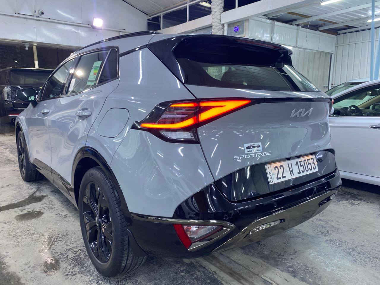 بسم الله الرحمن الرحيم 💎
للبيع كيا سبورتج 2025 خليجي بلاك ادشن (كفالة عامة عدا رصعتين بالقمارة )
 ماشيه 10000 km 
بصمة جنطة كهرباء داخل زيتوني جلد وكنتارا كشنات كهرباء وتدفئة شفتات ستيرن 
السعر ٢٤٣
📍بغداد الكريعات 
للاتصال ***********
