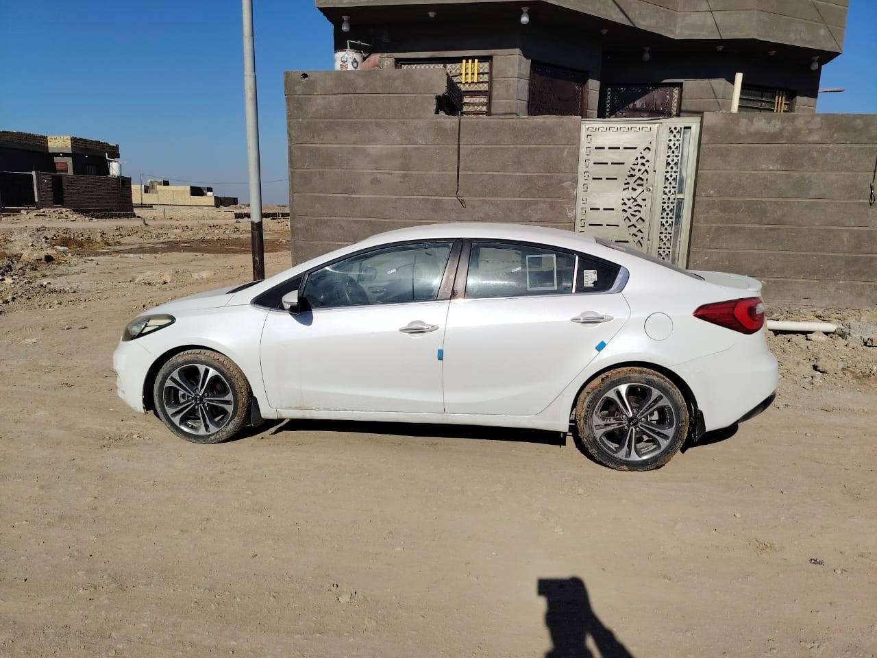 السلام عليكم كيه سيراتو  2014 ماشيه 200 ألف مكفوله من الصبغ والتبديل فول مواصفات عده البصمه والفتحه رقم بصره نكليزي بسمي شخصيأ الشراب السعر 122 مع مجال بصيط جداً ***********
