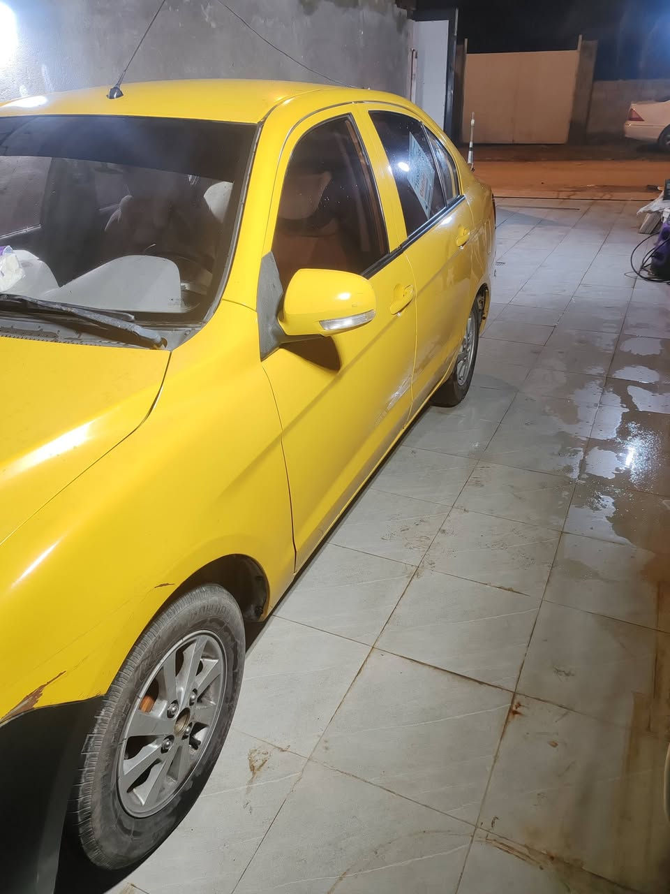 فاو n5 موديل 16 رقم بغداد موجوده بلبصرة سياره بيه بارد شبر بلجاملق الامامي حداده كله جديده تخم تاير جديد لايتات زنون تبريد ثلج تدفئه داخله نضيف كلشي شغال كير ومكينه خير من الله السعر 42 وبيه مجال 
الاستفسار اكثر ***********
