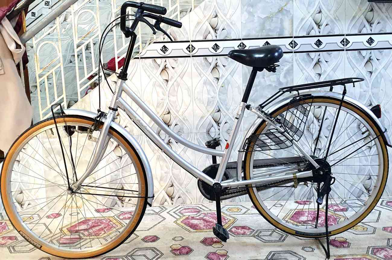 باسكل سوبر A  ياباني 🇯🇵
حجم __ 26
بريكات أمامي وخلفي شغالة
داينمو لايت🔦 ثلجي شغال
قفل وره شغال
باسكل نظيف مال حاوية
مديل 2019/9
اللون سلفري  مميز
📍 المكان: الناصرية – قضاء سوق الشيوخ
💰 السعر: 100$ ألف
يوجد خدمة توصيل 🚚 لناصريه فقط 
التواصل خاص سوق الشيوخ, ذي قار


**إذا كنت صاحب هذا الإعلان وتريد حذفه لأي سبب، رجاءا أرسل رسالة إلى الدعم الفني**