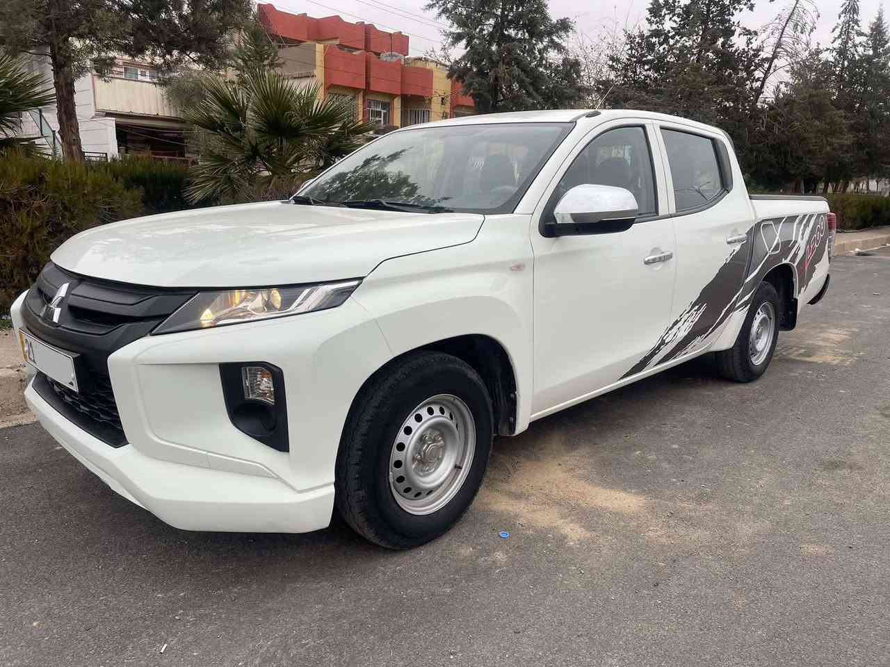 میسیوبوشی L200 2023 تاک ئەکسل
سفری شەریکەی نوێکار
تەختە 56000 Km ڕۆشووە 
بێ بۆیاخ بێ سارد هیچی نیە
بەجوانی و پاکی ماوەتەوە 
سەنەوی و ژینگەی نوێیە 

سعر : لە کۆمێنت داوای بکە ڕاستەوخۆ بۆت دێت 🤖 

گێڕ و مەکیەنەی بەشەرت 
هیچ کێشەیەکی تێدانیە 

ژمارەی خاوەنەکەی 
***********
