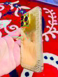 ايفون 14 برو ماكس مطلي ذهب وبي كرستال   وبطاريه 80   ذاكره 256  سعر 90...