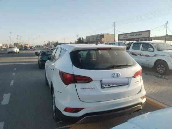 سلام عليكم
سنتافي وارد امريكي موديل 2018  مكينه 4 خمسه راكب اكره وشاشه كبيره بلاد  
السياره رقم اربيل باسمنه سنويه ال 2030

بيه جاملغ امامي مصبوغ رش جهت السايق  وقبق جنطه مبدل نفس اللون 

السعر 165 وبيه مجال بسيط

مكان السياره واسط ناحية تاج الدين الحفريه

رقم هاتف ***********
