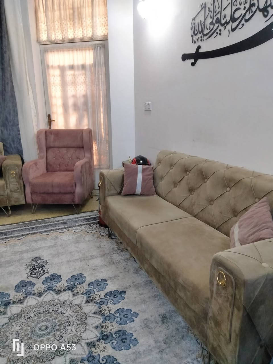 تخم 10 مقاعد نظافة 90٪ سعر 400 الف قفل حي الجهاد الامن الوطني بصف الديوان . ..... ‏‏‪0770 887 3922‬‏
