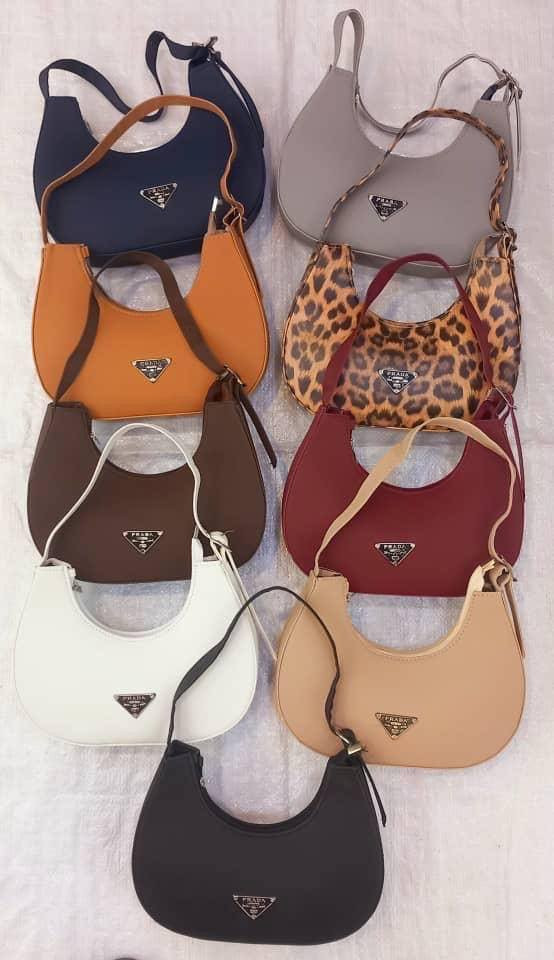 حقائب نسائية كوالتي عالي موديلات تجنن والأسعار مناسبه السعر القطعة 5الاف التوصيل الجميع محافظات العراق بس 5الاف التواصل معنا ع واتساب ***********
