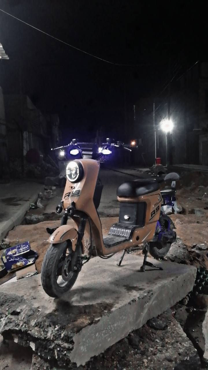 سلام عليكم  
دراجه شحن للبيع R9
دراجه عوزه عنبار بريك وره 
سرعته 60 
سعر 350 قليل 
رقم ***********
