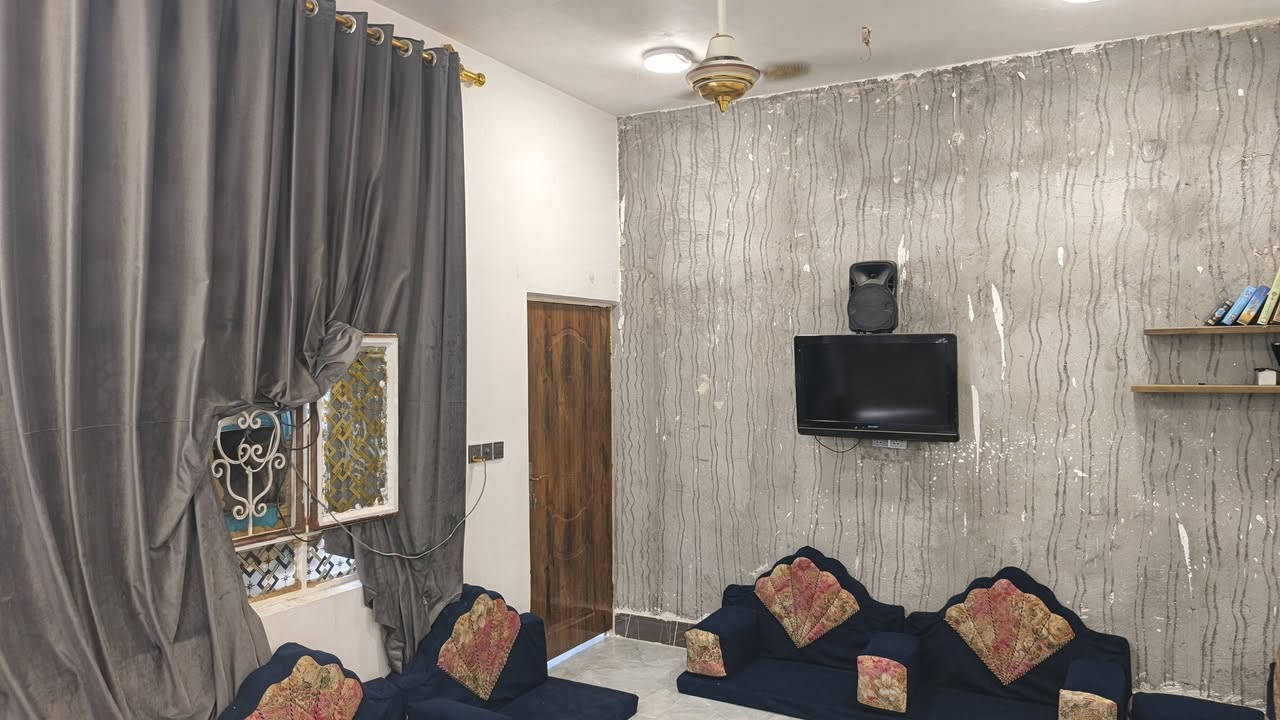 السلام عليكم.. 
دار للبيع مساحه 100متر 
طابو زراعي مشمول بالتطويب يوجد وصل بلديه 
المكان السهيله الثانية شارع أبا الفضل العباس ع
بناء جديد وحديث السعر 32 وبي مجال 
باقي التفاصيل ***********
