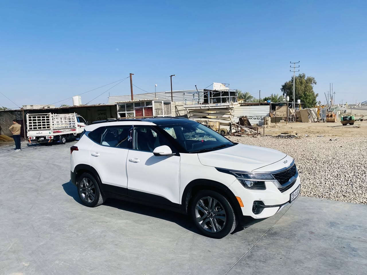 كية سلتوس فول عدة تنتة
رادار اماميامي خلفي 
تحكمات ستيرن !
مكينة 2000دوش
سيارة بيهة قطعتين وبيهة بارد 
مراوس و بيع 
مامتواجد ع نت ؟!
هاتف ؛
‭0770 472 1637‬
