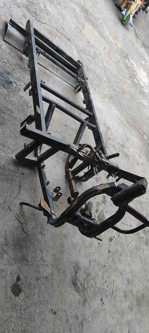 السلام عليكم شاصي مضروب للبيع اوراق اصوليه المكان بابل الحمزه الغربي السعر اتصل وبيك خير وتدلل 
 ***********
***********
