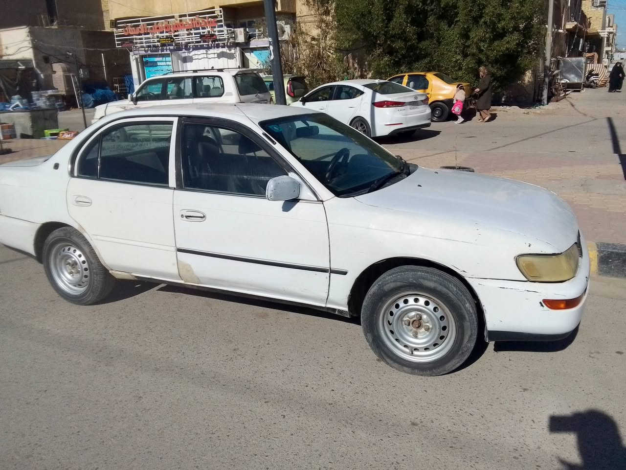 سلام عليكم كورله موديل 92واسط دولي بسمي مكاني واسط مركز المدينة السعر 50او بيهه مجال سيارة جاهزه تبريد حداديه دشبول جديد جامه جديدة على آخر شي *********** تحتاج بس صبق بعد مسمكرهه جاهزه الصبق
