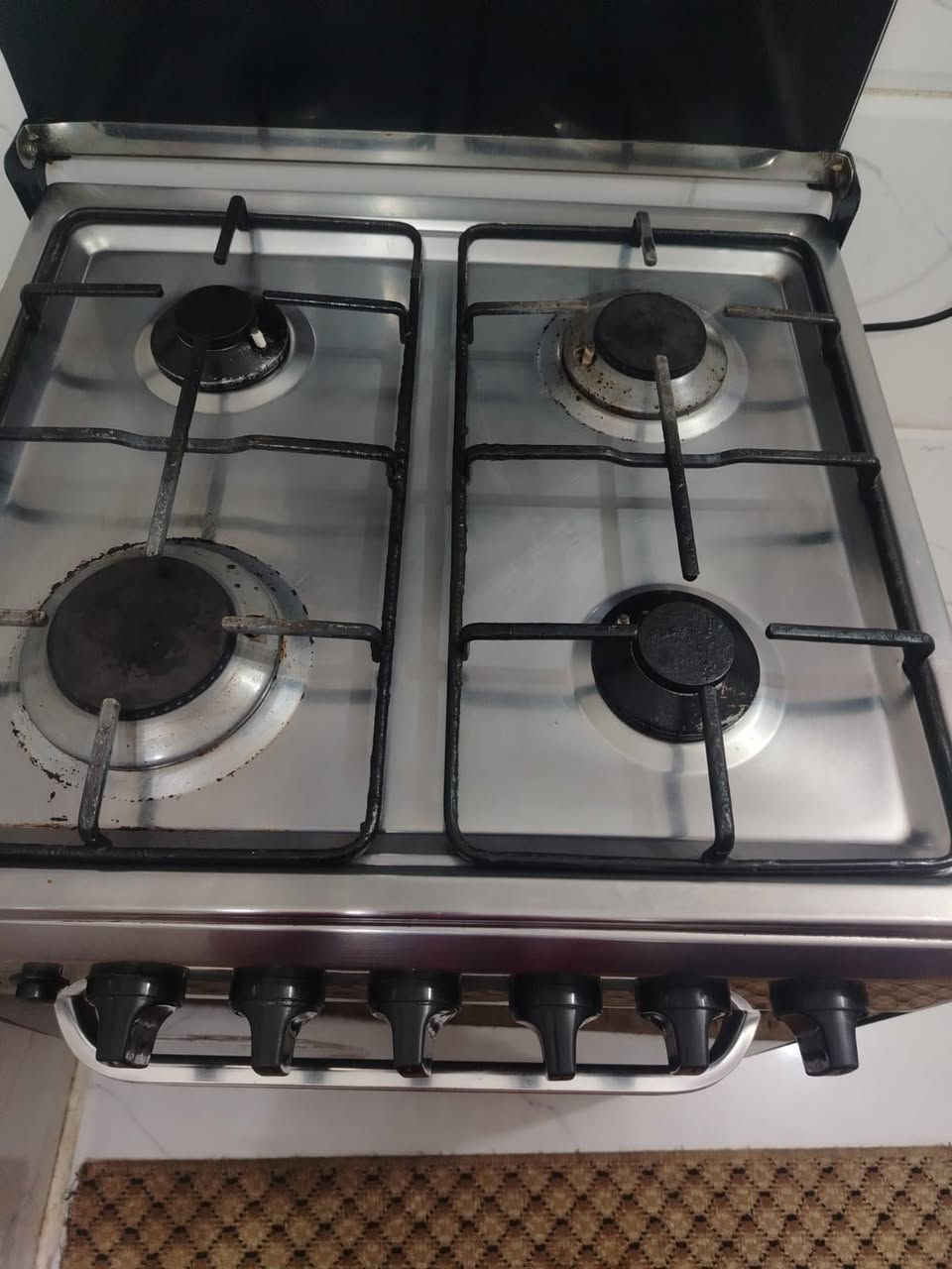 سلام عليكم طباخ اللبيع نضيف ألي يريده يتصل ***********
