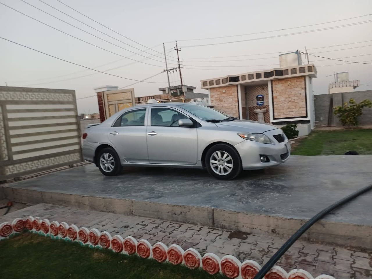 للبيع كورلا موديل 2009 رقم انبار امريكي  اكلين بدون ضرر صبغ بنيد لان جارد محرك 1800 ما مفتوح مال كصه تخم تاير صدر جديد تبريد ثلج السعر المطلوب 105 بيه مجال شراي يتصل *********** المكان الكرمه الشهابي
