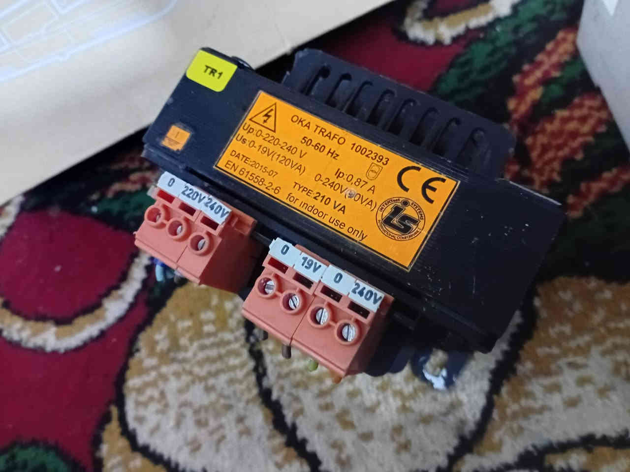 بلي 2 سعر  25 نضيف شغال 
جهاز شاشه ام بي ثري جديد بكارتونه 30
محوله وجوزه 20  راوتر عدد 3 سعر الواحد 10 مكان بغداد العبيدي معامل الكاشي  ***********
