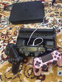 بلي فور • قاعدة شحن • ٣ يدات