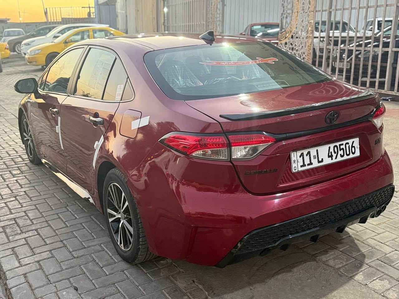 سلام عليكم      سعر ب126 وبيه مجال حك الجيه
تويوتا كورولا 2022 
نص فول  السياره جاهزه من كول النواحي 
الكير والمحرك كفاله من الفتح
الصدر والتبريد زيروووو
السياره مابيه نقص ابد ابد 
السياره باسمي تحويل ثاني يوم 
رقم وهزه وسنويه جديدات 
السياره حادثه جاملغ وبنيد صور الحادث بلمنشور بدون شواصي وبدون لغود كفاله 
السياره كامله مكمله حتى دوشمه ولايلون كشنات السياره SE نص فول السياره    
تخم تاير ويل كب جديد 
اشاير بلمرئ  دفيوزر خلفي اسود 
السياره كامله مكمله من كول النواحي 
وكفاله عدى قطعتين شرط السونار 
السياره لون مميز ♥️♥️ السياره مكانه بغداد الامين الثانيه وسعره ب126 وبيه مجال حك الجيه والعمله 
***********
