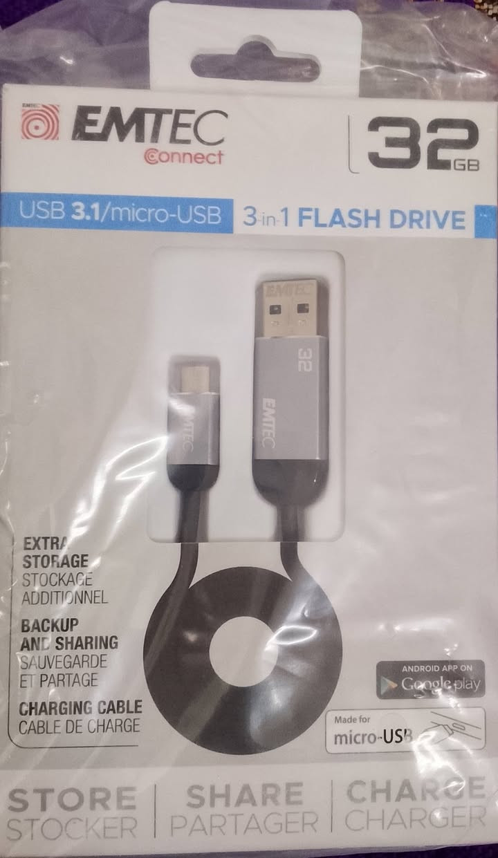 السلام عليكم
كيبل مايكرو شحن + فلاش 32 + ناقل ملفات من الهاتف للكيبل للحاسبة وللتليفون كلكسي واذا تريد تحويلة تايبسي هم متوفر
السعر 15 الف مع التوصيل 
*********** 
***********
