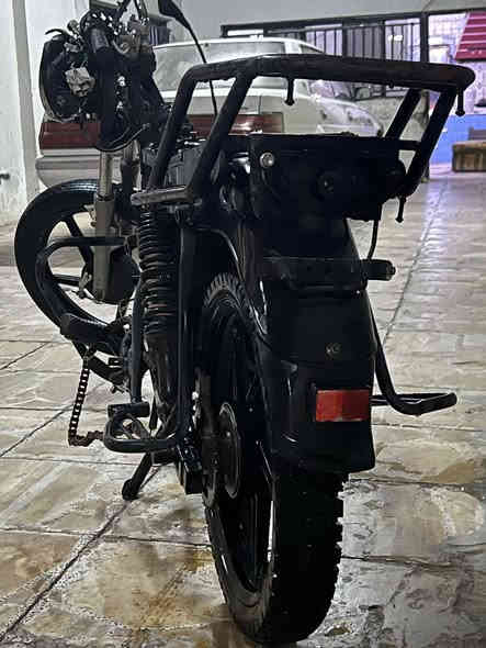 سلام عليكم شاصي بوكسر للبيع لا زنجار ولا لحيم نضيف 100/90 ***********      250وبي مجال
