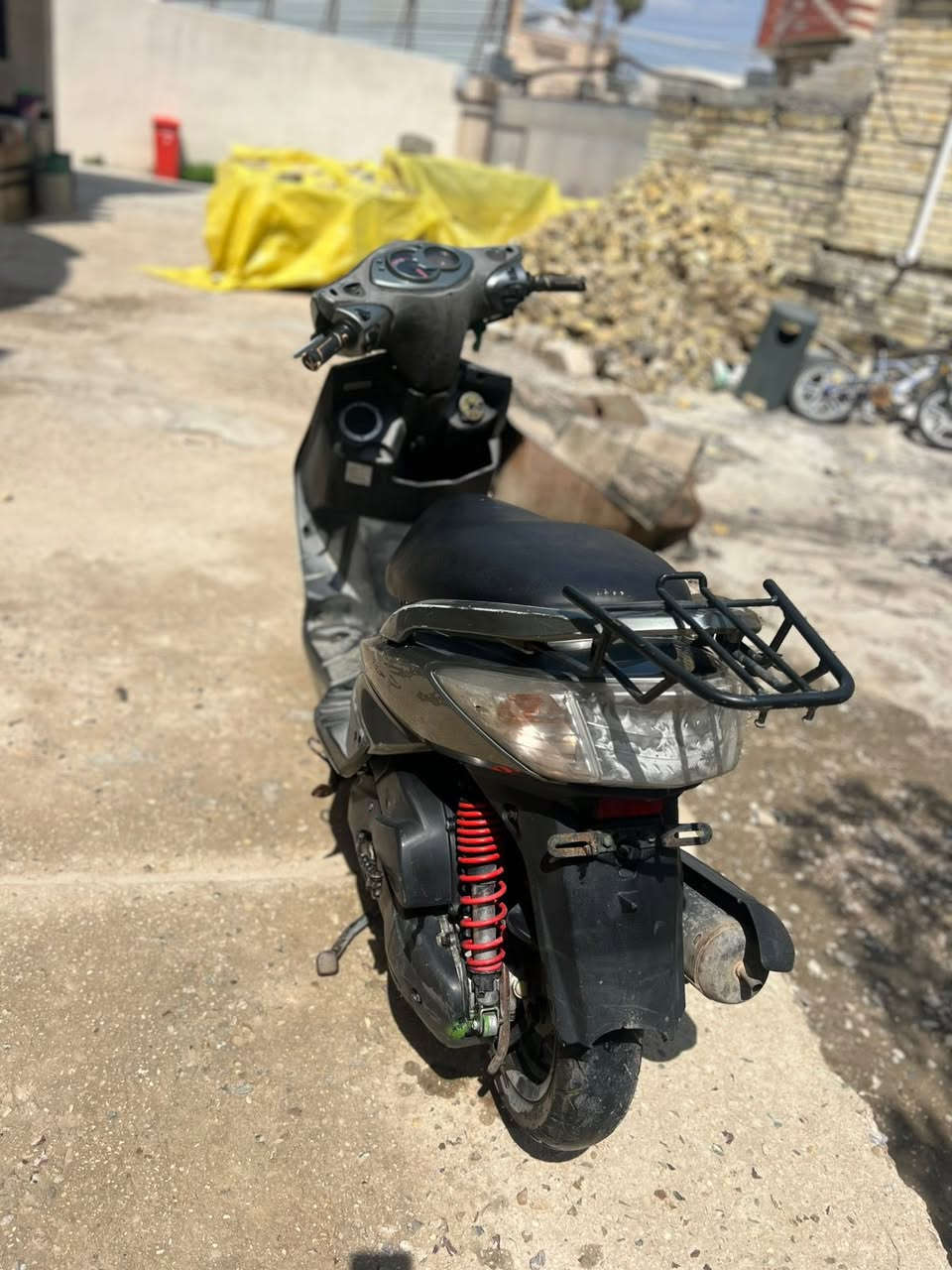 السلام عليكم 
سكنس فحل للبيع فول نظافه 
العنوان بغداد 
***********
