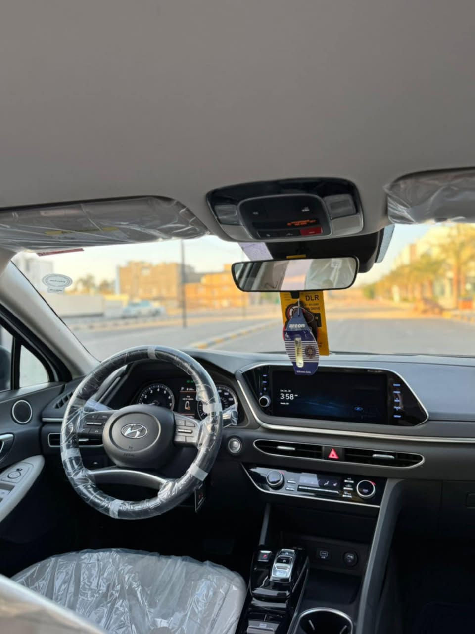 السلام عليكم
سوناتا للبيع فقط موديل 2023 وارد أمريكي حادثها بسيط صور الحادث موجوده  محرك 2500 رقم أربيل 
تحويل ثاني يوم تدفئه تبريد مكاني بغداد حي الجامعه  
السعر 185 وبيها مجال بسيط هـ ***********
