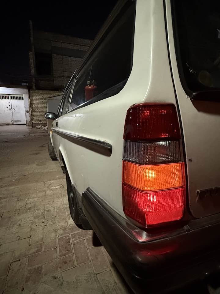 سلام عليكم فالفو موديل 90 حجم 240 سياره كفاله لاصبغ ولاضربه تبريد شغال ثلج رقم الموبايل ***********

