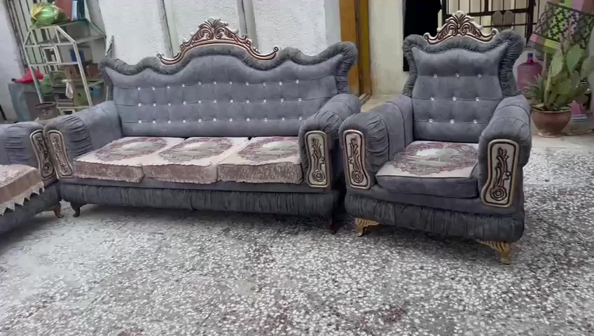 للبيع عشر مقاعد نظيف جداً.


**إذا كنت صاحب هذا الإعلان وتريد حذفه لأي سبب، رجاءا أرسل رسالة إلى الدعم الفني**