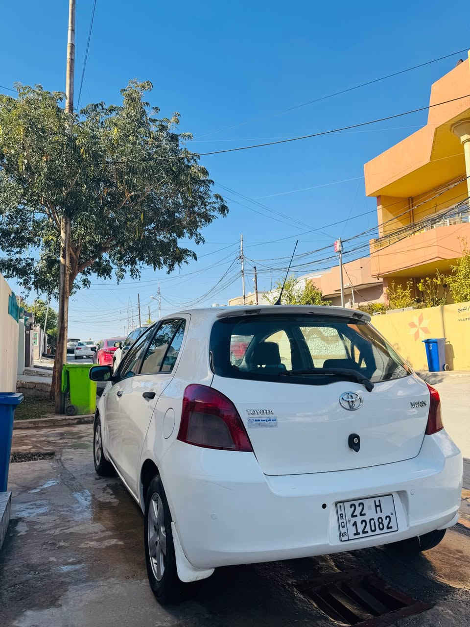 تويوتا يارس 
موديل 2008￼
دفتربنزين هةيه 
سةنةوى تازةيه تا 2028
دوو پةلةى بچوكى هةيه 
نرخى 90 مجالى كةم 
كير ومةكينةى بةشةرت 
ژمارى موبايل ***********
*********** Singapore
