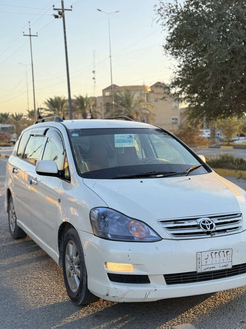 من رخصه الادمن : سياره تيوته أبصم للبيع سياره مكفوله كفاله عامه فول مواصفات ستيرن تحكم جهتين  سياره نضيفه ومال جناي مالت بيت تريدها لشغل سياره جاهزه حداديه مكينه كير صدرها امامي خلفي جديد توني شاده 100/100 تخم تاير جديد رقم السياره بصره مشروع وطني بسمي تحويل ثاني يوم سنويه ل2027 
مكان السياره البصره سفوان 
سعر السياره 140 وبيها مجال 
للستفسار رقم الهاتف :***********
