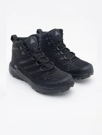 ماركة adidas موديل حديث قياس 43           CM 27 5  اي استفسار على الخا...