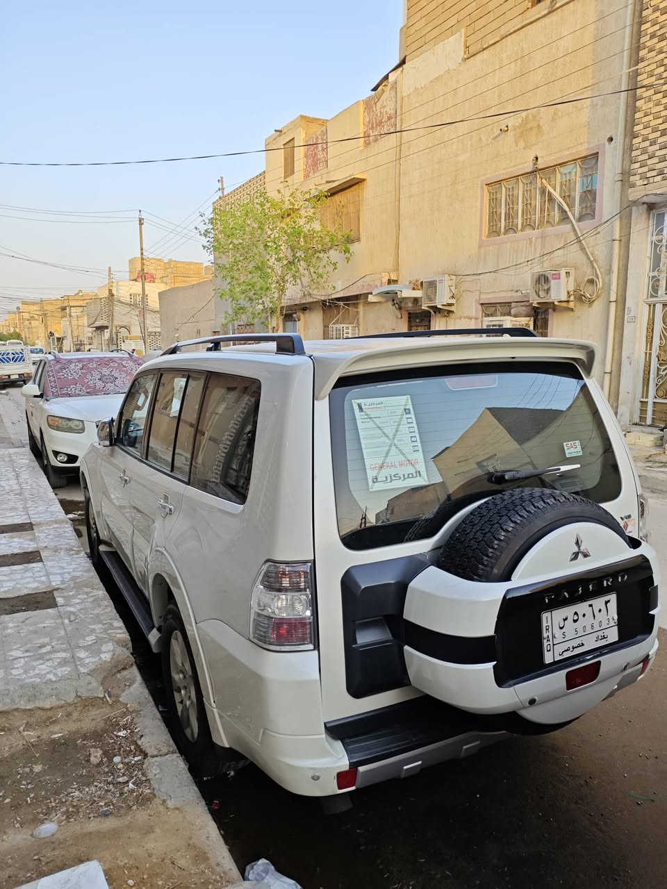 باجيرو جديدة مديل 2014
بارد حك شبر في الباب الخلفي
وشبر صبغ في خشم البنيد
وجاهزه من كل شي ماشيه 90الف العنوان النجف الاشرف

***********
