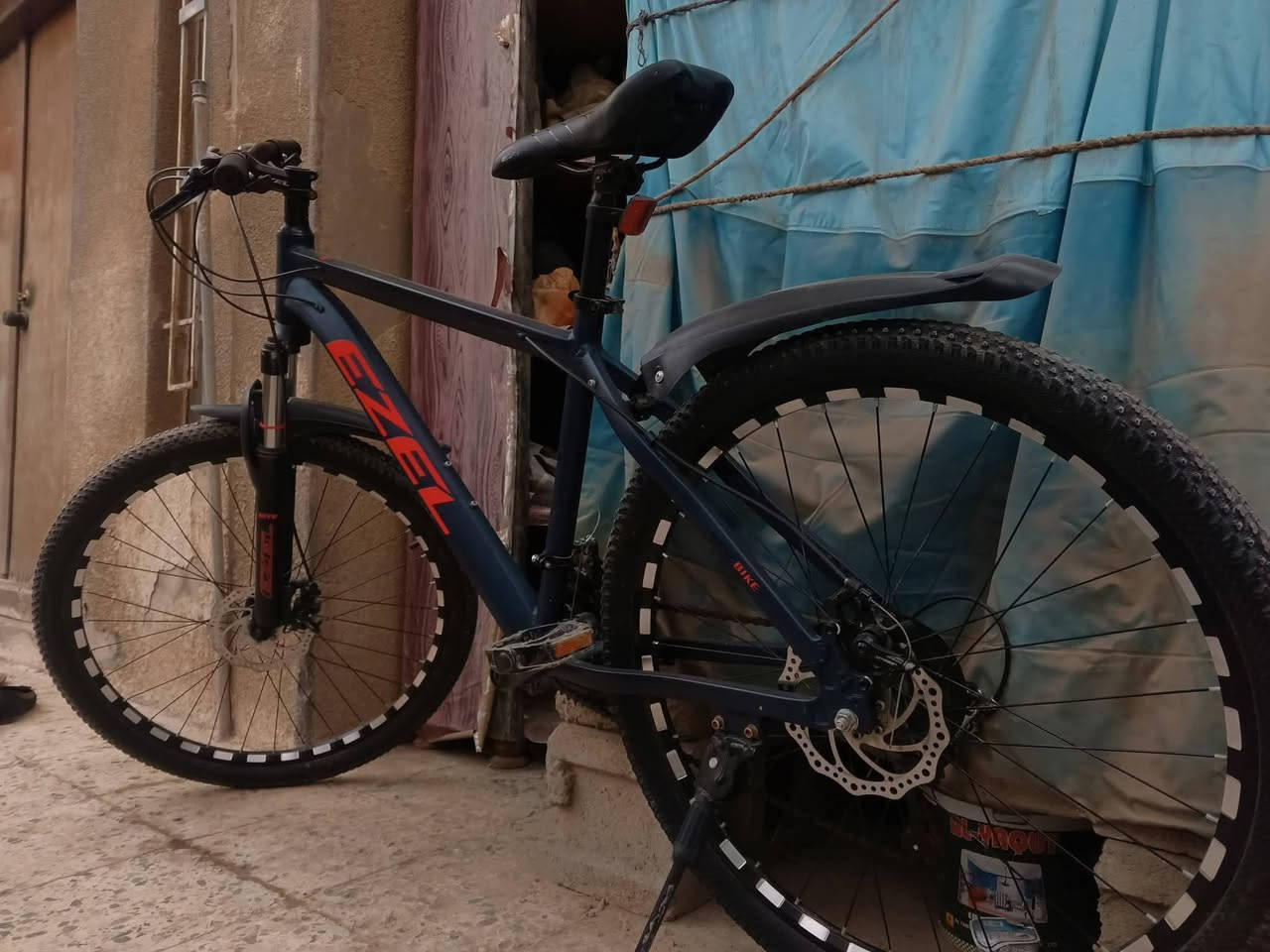 باسكل كنت رياضي جبلي فول نضافه نضافته 99% كامل مكمل شخط ما تلكه بي دبل امامي شغال 7 سرعات خلفيه 3 سرعات اماميه كامل
وزنه خفيف كلش ريشه 15Kg باسكل المنيوم فول نضافه مكمل سعر 180 وبي مجال تواصل خاص او على رقم ***********
