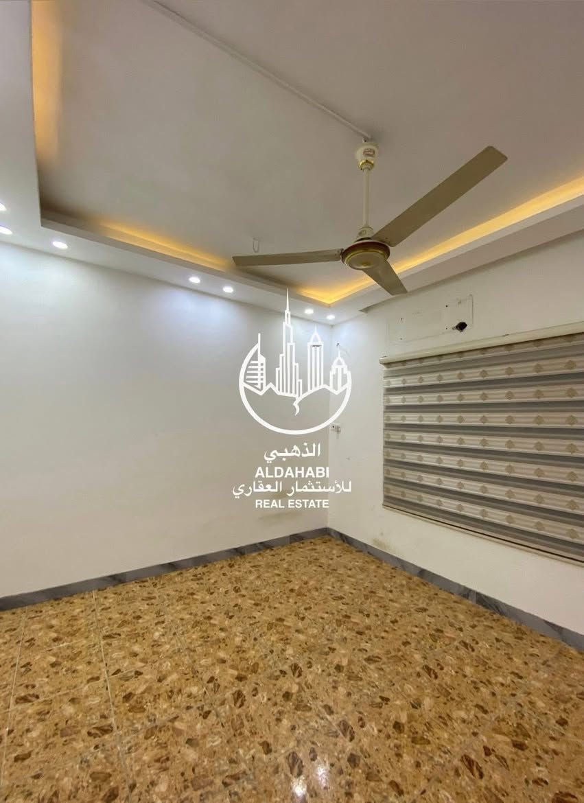 بيت طابقين للايجار في الطويسه موقع ممتاز جداً يلائم السكن العائلي

مواصفات البيت يحتوي ثلاث غرف منام ، صاله ، استقبال ، مطبخ ، صحيات ، كراج 

سعر الايجار مليون وربع 
.
للمعلومات اكثر الاتصال على الارقام
*********** 
***********
او زيارة موقعنا 
البصره _ شارع عام حي الزهراء _ قرب مستشفى النفط 
الذهبي للاستثمار العقاري
مجاز قانونياً
