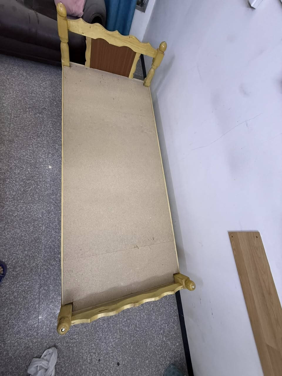 السلام عليكم
جربايتين خشب عدد 2 الطول 200cm العرض 86cm ارتفاع المنام 38cm
السعر القطعة الواحدة 30 القطعتين ب60 الف بيها مجال حك الجيه مكاني بغداد الغزالية
***********
اتصال مباشر او واتساب او ماسنجر
