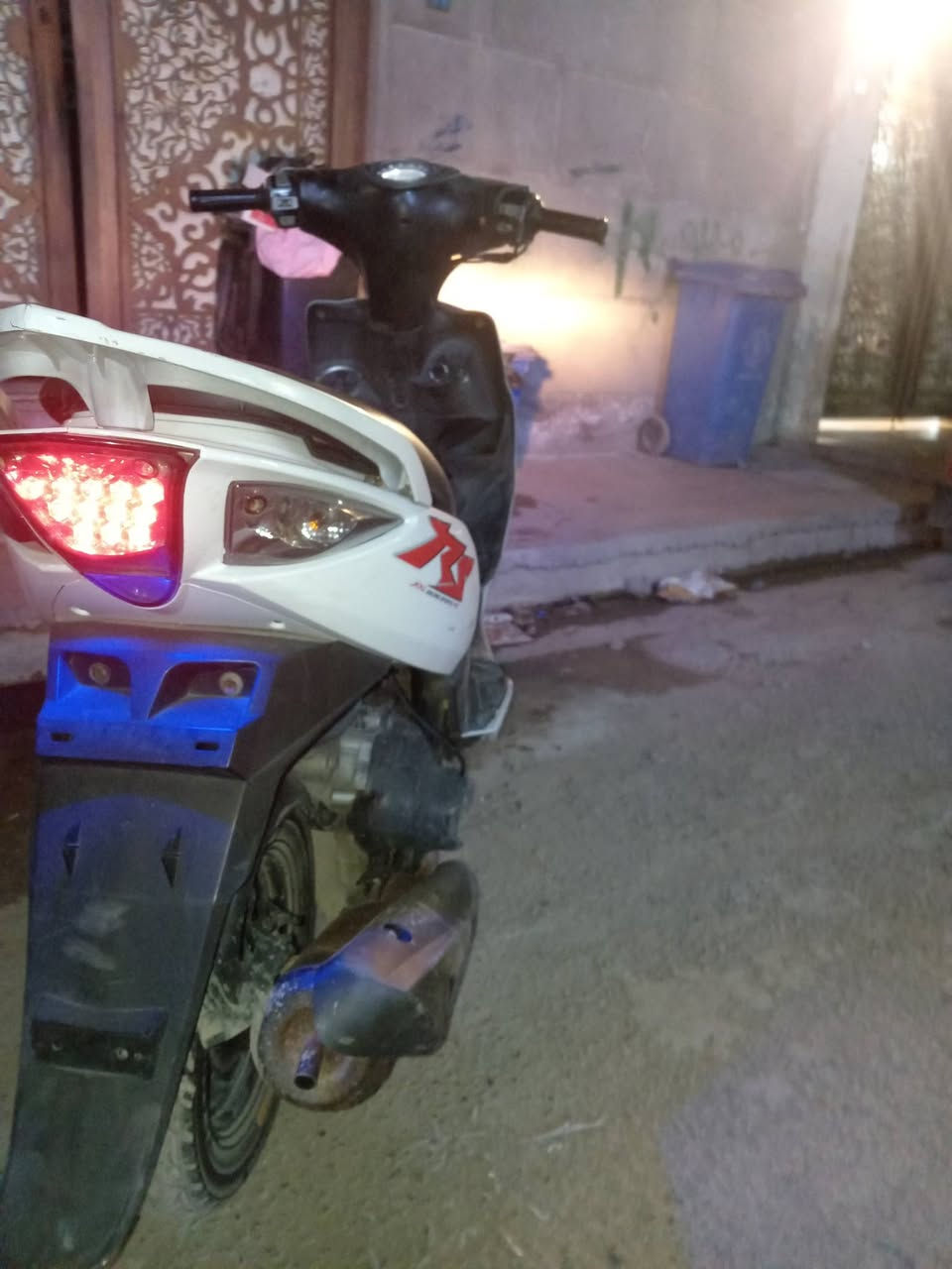 السلام عليكم دراجه ماكس مضلع دراجه رمبه كلهه جديده بريكات نوزل سلف لايتات كله شغال سعر 650 وبيهه مجال المكان الأمين الثانيه الرقم ***********
