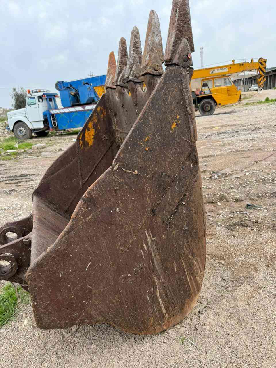 البیع کیلە حفارە حجم 250بلادی  ***********
