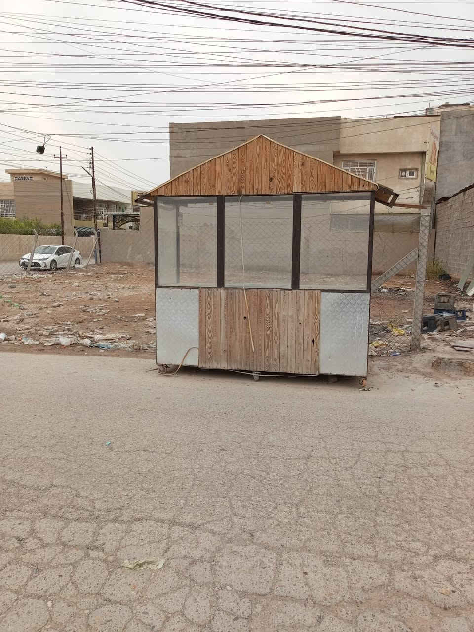 اسلام عليكم 
فاترينه للبيع اتريدها مال مشاوي ترهم
اتريدها مال شرابت هم ترهم 
واجهه 3متر العرض اكثر من متر 
السعر 300وبيها مجال
مكاني بغداد قرب صيطرة الشعب 
للتواصل خاص او على الرقم 
***********
