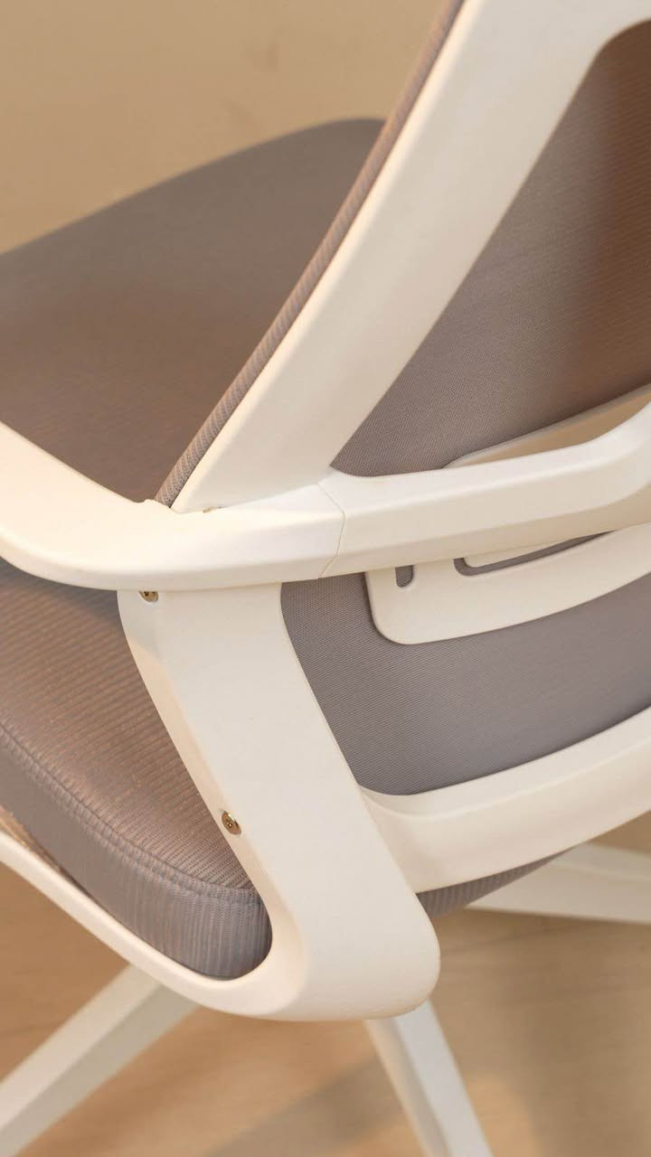 راحتك تبدأ من اختيار الكرسي الصح! 💺✨
لأن وقتك بالمكتب أو بالدراسة طويل، وفرنا لك الكرسي الطبي الأمثل بتصميمه الانسيابي الذي يدعم العمود الفقري ويمنحك تهوية مثالية بفضل قماش الـ Mesh.
• متوفر بنسختين:

1. نسخة الضمان الكامل: (سعر 100 الف) تشمل ضماناً حقيقياً لمدة [6 اشهر حقيقي] على الهيكل و الرافع الهيدروليكي.

2. النسخة الاقتصادية: (سعر 85 الف) بدون ضمان على الرافع الهيدروليكي، لأصحاب الميزانيات المحدودة مع الحفاظ على نفس الجودة.
📍 الموقع: [بغداد شارع النضال مقابل القصر الابيض]
📞 للحجز والاستفسار: [***********] بغداد, العراق
