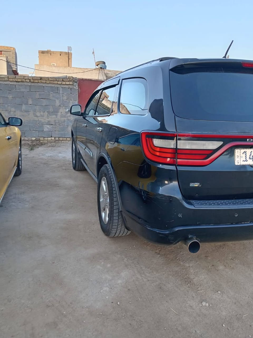 دوج دورنكو جاهزه بسمي رقم بصره انكليزي
موديل 2011
بيها صبغ فقط باب وجاملغ بدون ضربه 
مراوس  بنيسان او تويوتا 
***********
