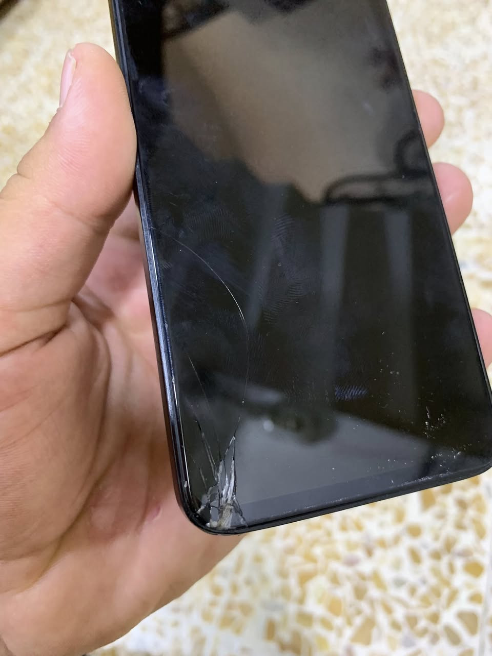 السلام عليكم
هونر ٩٠ لايت 
٢٥٦ رام ٨ 
شاشه ١٠٨٠ 
ببجي ٦٠ فريم 
شاشه بيها فطر بسيط ويتبدللها جام فقط
بدون غراض 
سعره١٤٥ بي مجال بسيط 
بيع فقط 
***********
حي فلسطين
