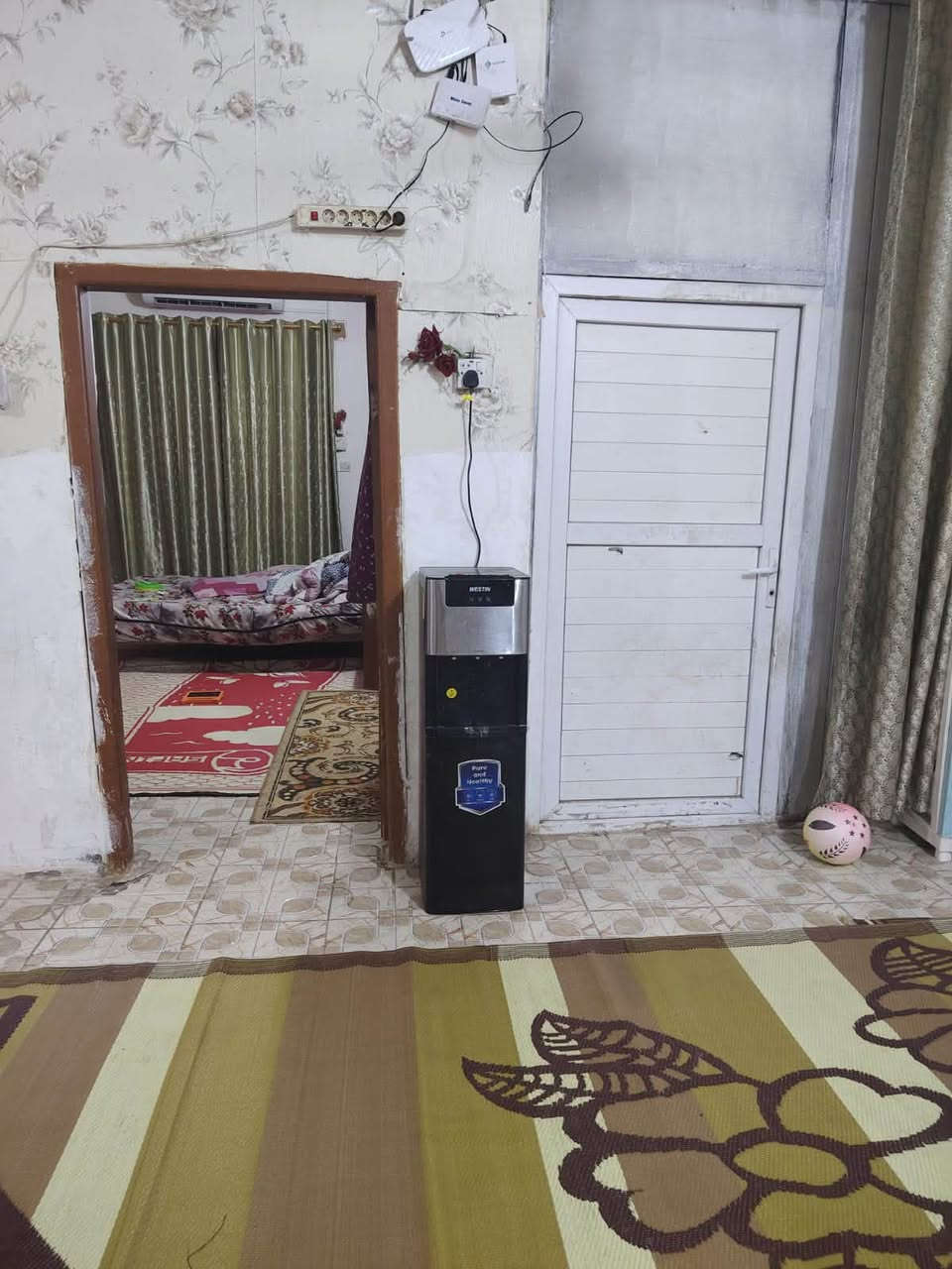 السلام عليكم بيت مساحه  150 طابو رزاعي سعره 60وبي مجال  العنوان حله ابو خستاوي قرب دائره المرور بسيط للاستفسار الاتصال على الرقم ***********
