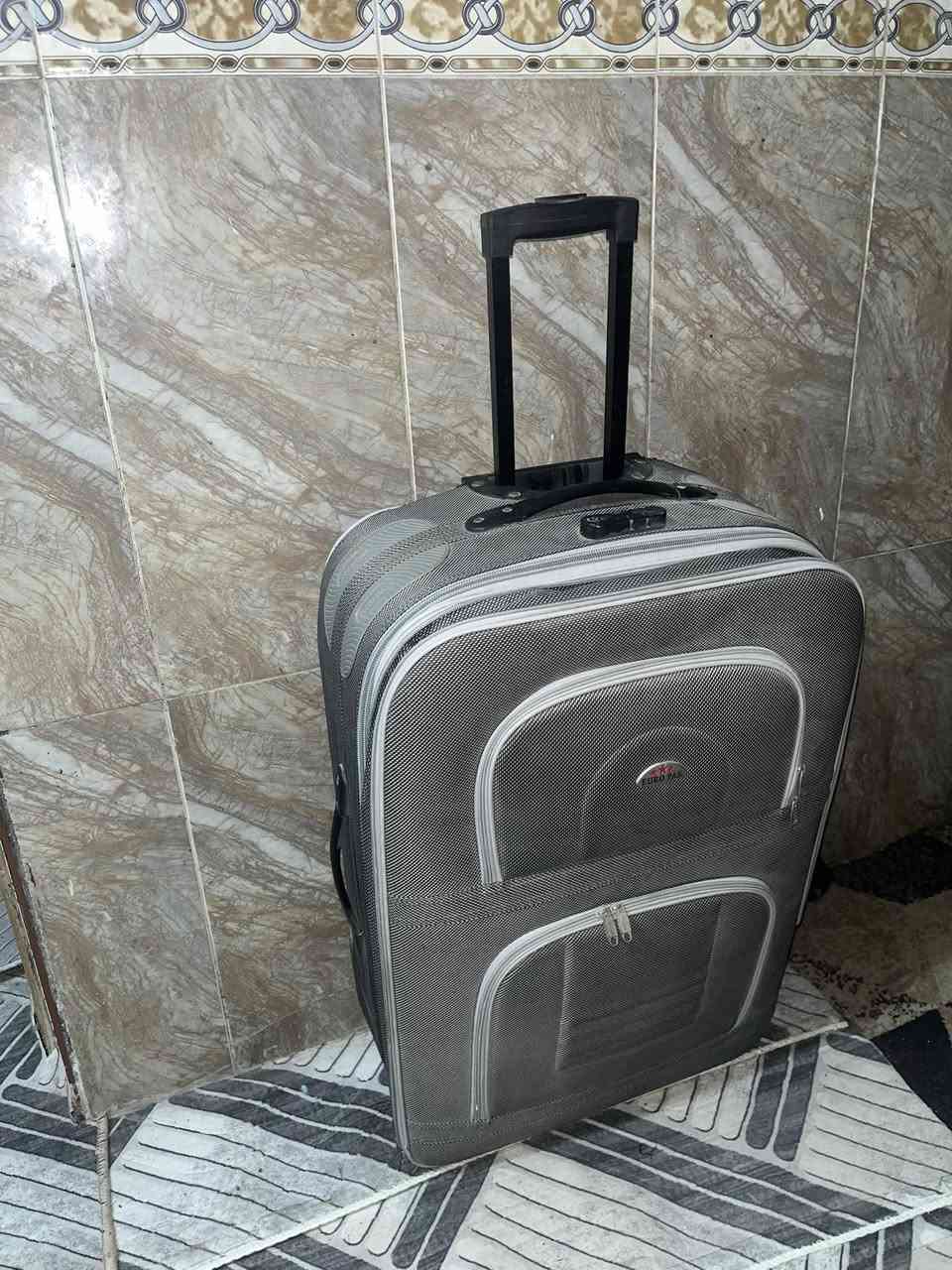 جنطه نضيفه مابيه اي أضرار حجم وسط اكبر من لتصوير ب20وبيه مجال بسيط بيع مستعجل


**إذا كنت صاحب هذا الإعلان وتريد حذفه لأي سبب، رجاءا أرسل رسالة إلى الدعم الفني**