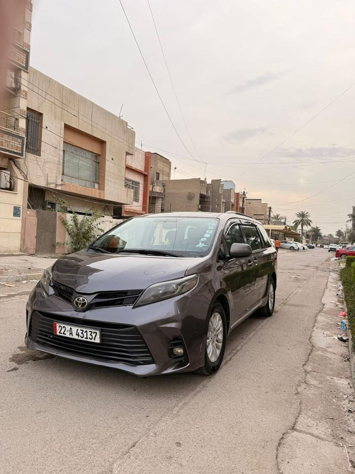 تويوتا سينا 2016
السياره جديده بيها بنيد وجاملغ فقط وبيه خط كربلاء
موبايل ***********
السعر 172 وبيه شي بسيط ماكو هيج سعر بسوك كله 
كراسي كهرباء 🔴 
فتحه 🔴 
بصمه🔴 
تدفئه كشنات 🔴
شاشه 
كامره
حساسات 
وبعد بيها هواي موصفات 
السياره عليها منضومه غاز جديده 🔴🔴
ورقمها خط 🔴🔴🔴 
مكانها بغداد
