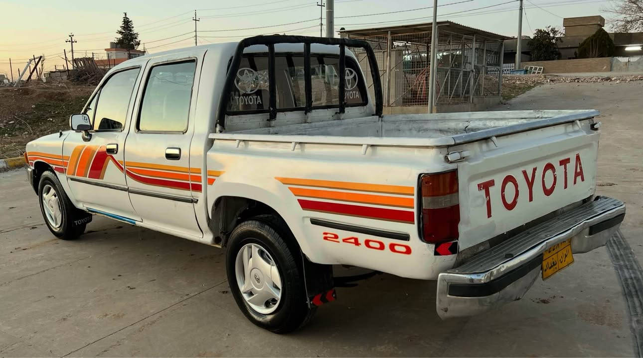 تويتا موديل 1990 ئارم كون كارتوني بةشةرتي ئةوةلياتي هةبي و مالي مةدةني نةبي مةكينة 3 واي گير مةكينة ئةكسل بةشةرت كامل بوياخ كراوةتةوة ليدراوي قورسي نية نرخ 30 گةلا و مةعامةلة شوين چةمچةمال 
***********
*********** شمشمل, السليمانية
