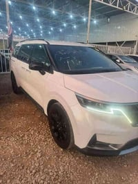 للبيع كرنفال 2023 كوري كفاله عامه غاز بانزين 7راكب أبواب بصمه أبواب شف...