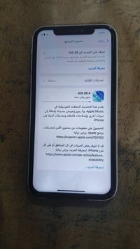 ايفون 11  ذاكرة 64  مبدل بطارية 100 وشاشة وفيس ايدي مايشتغل  الظهر مكس...