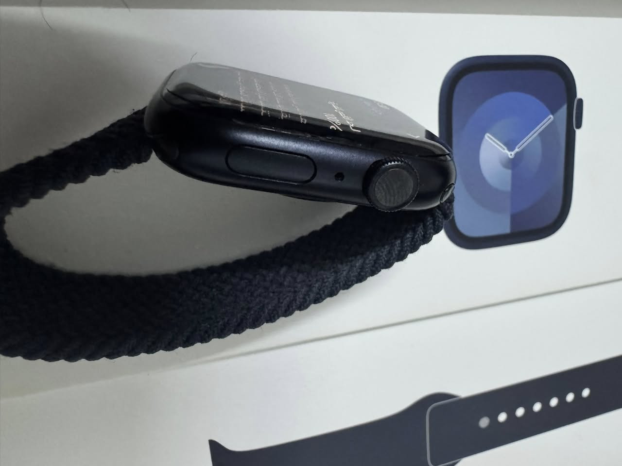 للبيع
ساعة ابل جيل 9 
كامل مع الكارتون والسير الاصلي والشاحنة الاصلي 
نظافة 100‎%‎ 
بطارية 100‎%‎ 
قياس 45 
السعر 300


**إذا كنت صاحب هذا الإعلان وتريد حذفه لأي سبب، رجاءا أرسل رسالة إلى الدعم الفني**