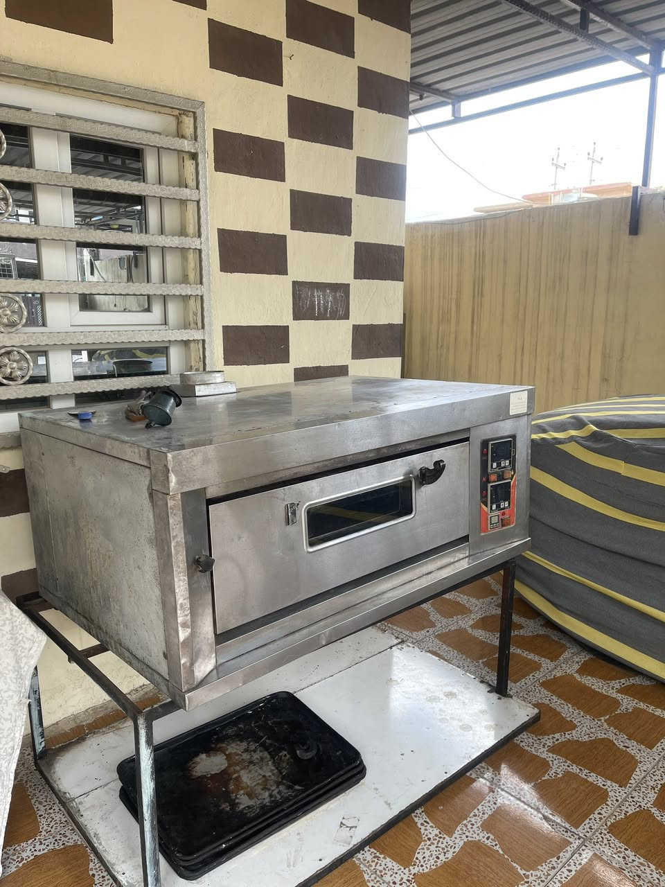 فرن مال بيتزا شغال ويا الميز  كامل جاهز السر 700 مكاني كركوك


**إذا كنت صاحب هذا الإعلان وتريد حذفه لأي سبب، رجاءا أرسل رسالة إلى الدعم الفني**