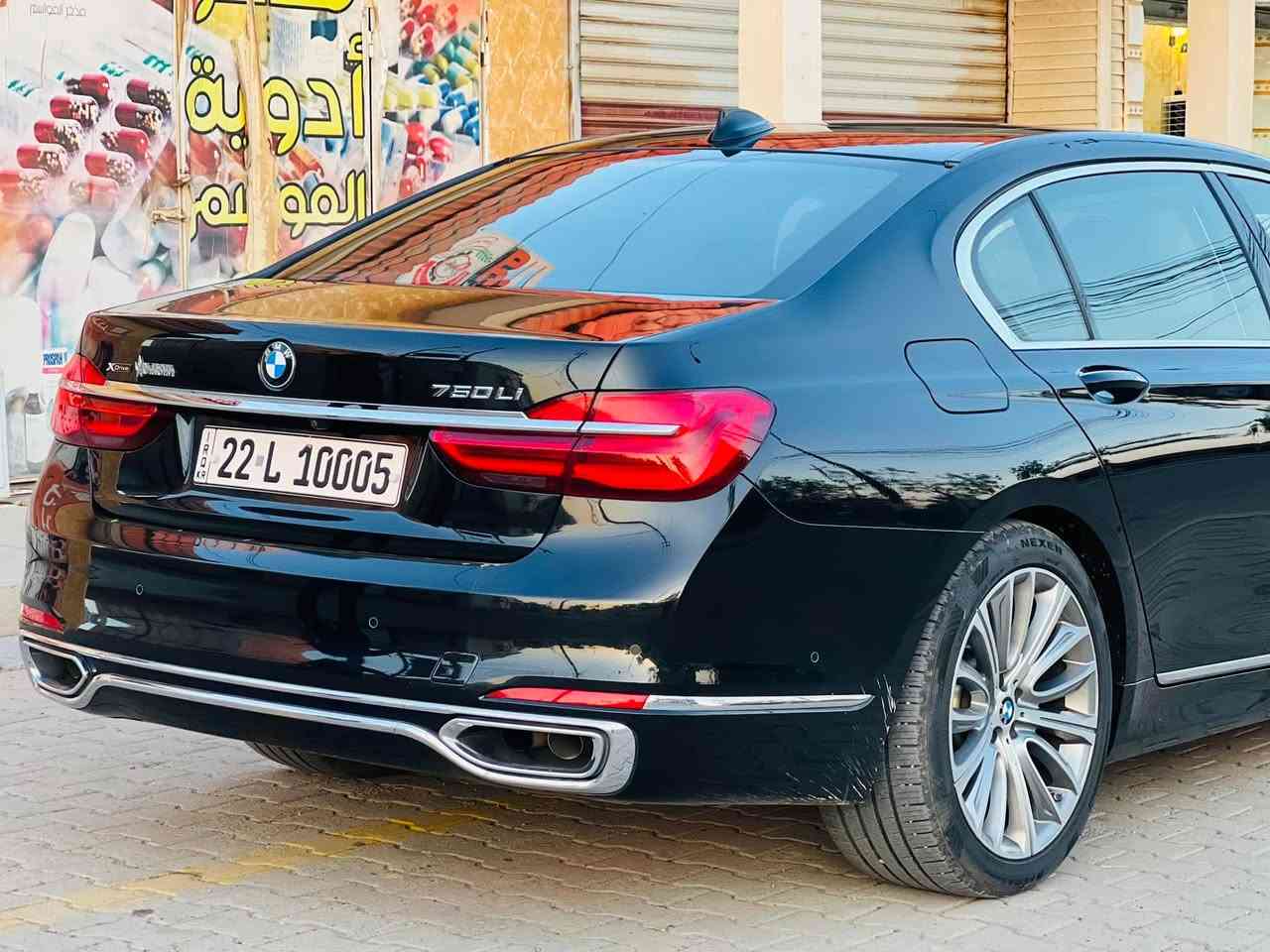 BMW 750Li ‼️مواصفات خاص (VIP)
اخوان السيارة استلام شركة وارد خليجي  
  يعني مو جماعة الوارد امريكي الله يخليكم انتبهو مو تقارنها بسعر الوارد 
سياره كفاله عامه من الصبغ والحادث
ضمان دولي ٢ بصمات شركه بلادي 
 سيرفس كلها - شركه عروش 
………………………………………………..‏‎
السعر :: ٣٣٠$ قفل 🤍
‏‎مواصفات فول الفول 
موديل : 2018
ماشيه: ١١٥ الف  كيلو 
حجم سيارة 750li محرك 8 سلندر توين توربو
لون داخل قرميدي ملكي
كشنات جلد مساج 
۲ سویچ‌ بیها سویچ کبیر 
2 شاشات خلفي 
 بانوراما 
ستيرن هيتر 
سقف ليزر + كانتارا 
سماعات Bowers & Wilkins
گیچ الکترونی  
داتاشو
 رادارت امامي و خلفي و جوانب 
 حساسات امامي خلفي 360 درجه
5 كاميرا 360 درجه 
 لايت زينون ويه الستيران يفتر + لد امامي 
 بلوجكتر لد بك لايت لد  
 كشنات تدفئة تبريد و هيتر
 كروز سرعه 
 كشنات كهرباء 
 شفتات بالستيران 
 استيرن كهرباء 
هند بريك بصمه + اوتو بريك 
۳ نوع قیاده‌ sport confort eco sport+
 تحكم اسيران 
 نظام سبورت نظام ايكو نظام نورمل 
 شاشه كبيره 
ماوس كبير
 تحكم بالشاشة عن بعد 
 الداخل كله لد بي ١٥ لون  
تبريد قطعتين 
٣ بردات بلادي
 صندوق كهرباء شفت
٤ ابواب شفت
و بعد كثيير من المواصفات المامذكورة

رقم صاحب سيارة ***********
